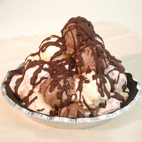 Digtal traditional photography of an ice cream pie - Food photography